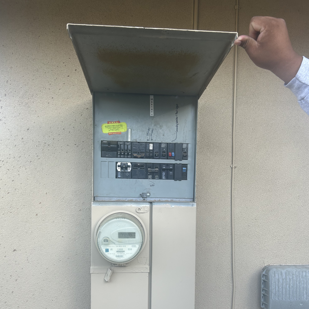 Phoenix-AZ-circuit-panel-that-needs-upgrade